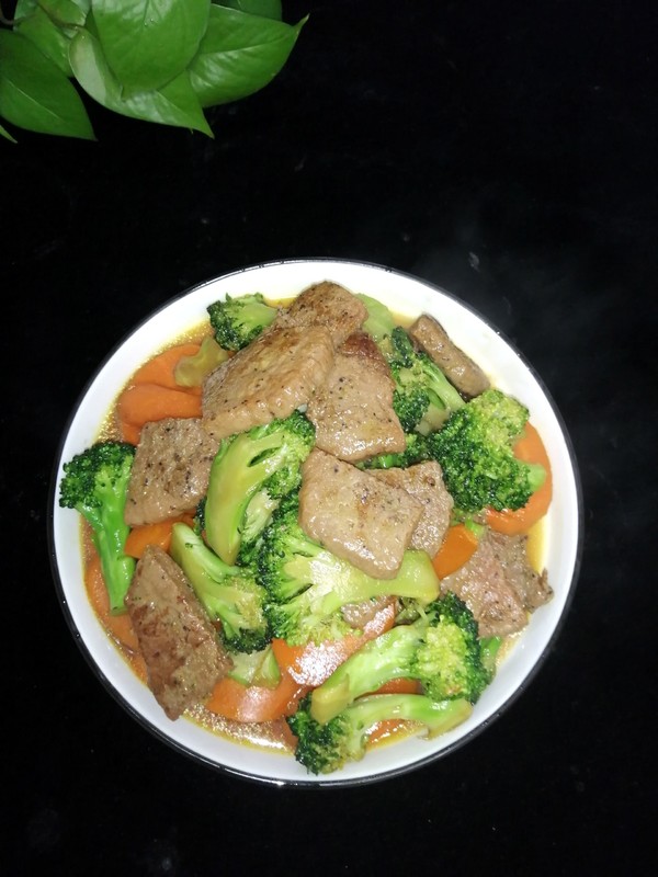 牛排雜燴的做法-家常味炒菜譜-易網健康養生網 牛排雜燴的做法-家常味炒菜譜