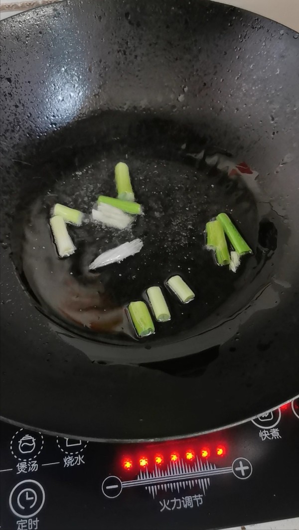 豆芽炒香腸的做法-咸鮮味炒菜譜-易網<a href=http://www.jsjjzhkt.cn/ target=_blank class=infotextkey>健康養生</a>網 豆芽炒香腸的做法-咸鮮味炒菜譜