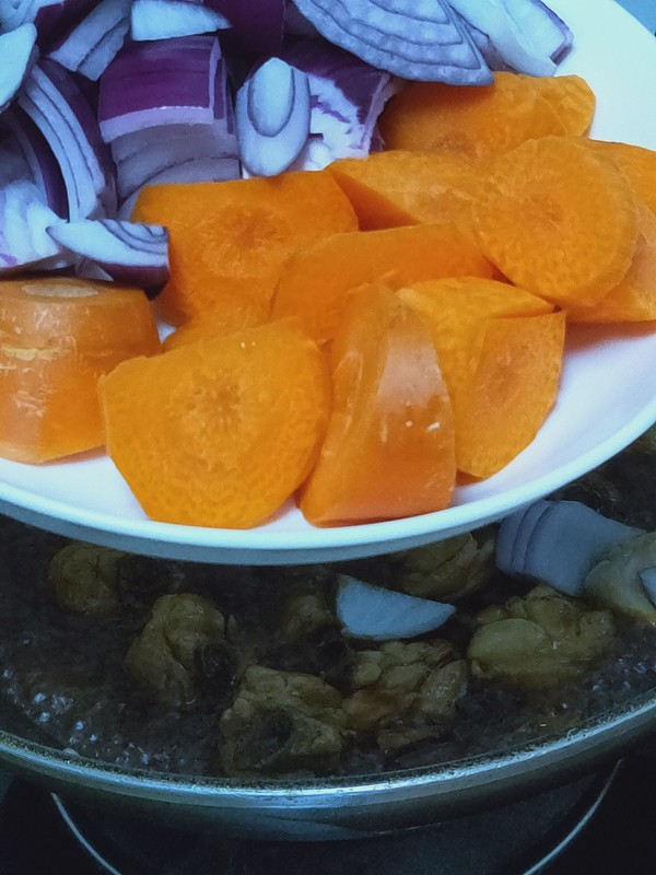 新疆大盤雞。的做法-香辣味燉菜譜