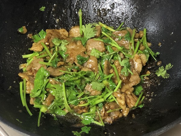 香菜嫩牛肉的做法-咸鮮味燒菜譜-易網(wǎng)健康養(yǎng)生網(wǎng) 香菜嫩牛肉的做法-咸鮮味燒菜譜