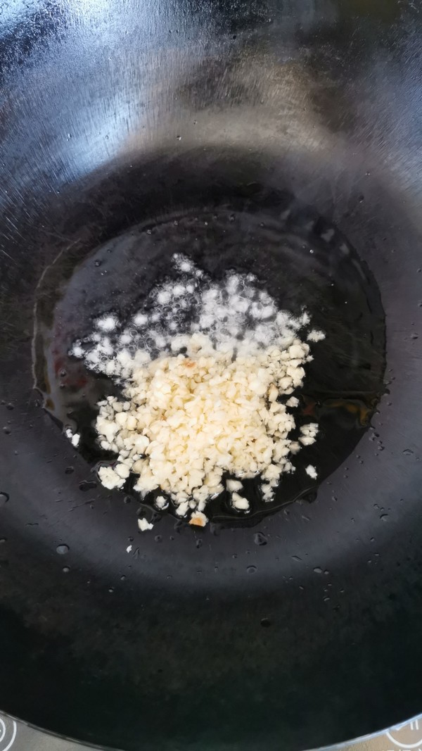 蒜蓉茼蒿的做法-咸鮮味炒菜譜-易網健康養生網 蒜蓉茼蒿的做法-咸鮮味炒菜譜