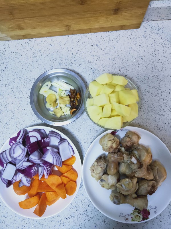 新疆大盤雞。的做法-香辣味燉菜譜