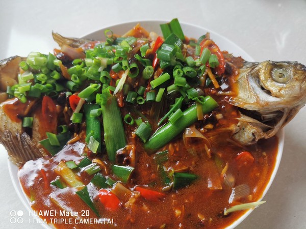 紅燒魚的做法-香辣味煎菜譜-易網健康養生網 紅燒魚的做法-香辣味煎菜譜