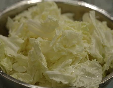 涼拌白菜的做法-家常味拌菜譜-易網健康養生網 涼拌白菜的做法-家常味拌菜譜