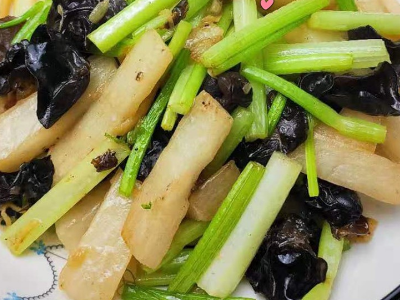 芹菜炒山藥的做法-家常味炒菜譜-易網健康養生網 芹菜炒山藥的做法-家常味炒菜譜