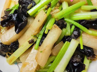 芹菜炒山藥的做法-家常味炒菜譜-易網健康養生網 芹菜炒山藥的做法-家常味炒菜譜