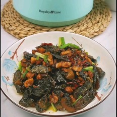 宮保皮蛋（無花生版）的做法-咸鮮味炒菜譜