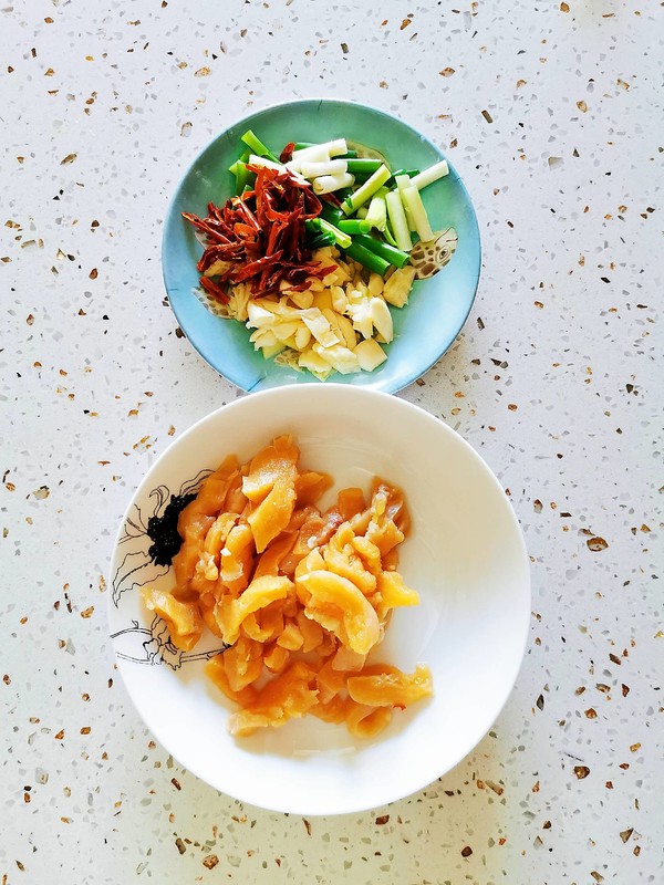 宮保皮蛋（無花生版）的做法-咸鮮味炒菜譜