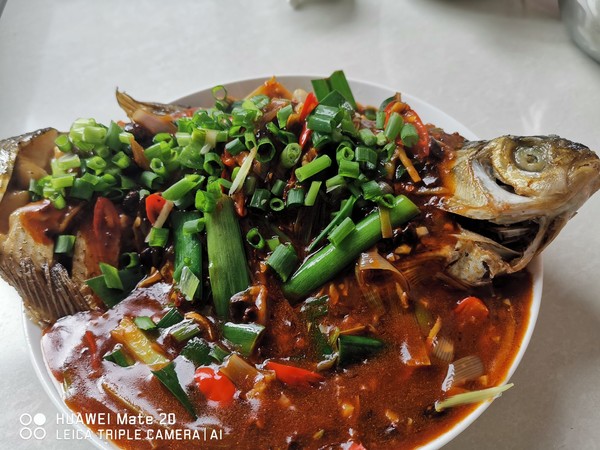 紅燒魚的做法-香辣味煎菜譜-易網健康養生網 紅燒魚的做法-香辣味煎菜譜