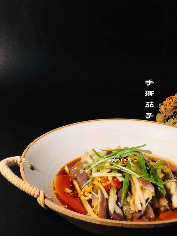 手撕茄子的做法-醬香味拌菜譜-易網健康養生網 手撕茄子的做法-醬香味拌菜譜