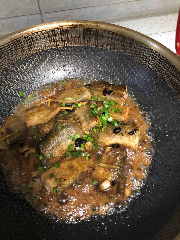 豆豉鱈魚尾的做法-家常味燒菜譜-易網健康養生網 豆豉鱈魚尾的做法-家常味燒菜譜