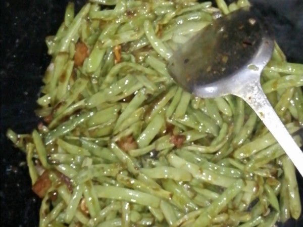干煸四季豆的做法-家常味炒菜譜-易網健康養生網 干煸四季豆的做法-家常味炒菜譜