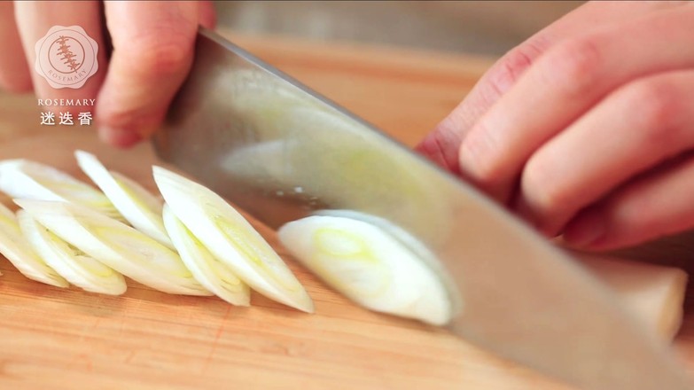 蔥爆羊肉的做法-家常味炒菜譜-易網<a href=http://www.jsjjzhkt.cn/ target=_blank class=infotextkey>健康養生</a>網 蔥爆羊肉的做法-家常味炒菜譜