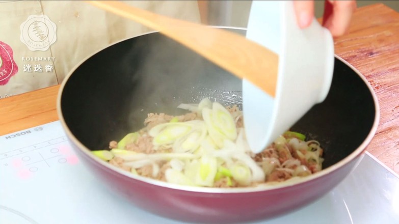 蔥爆羊肉的做法-家常味炒菜譜-易網健康養生網 蔥爆羊肉的做法-家常味炒菜譜