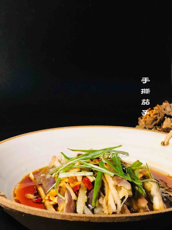 手撕茄子的做法-醬香味拌菜譜