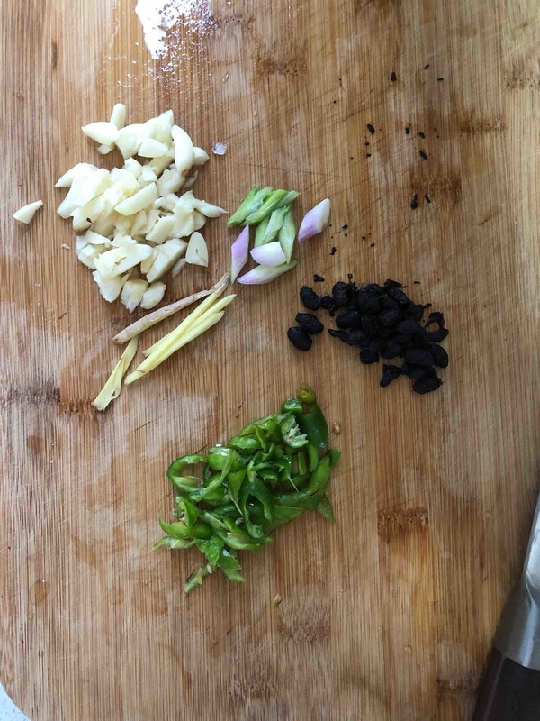 豆豉鱈魚尾的做法-家常味燒菜譜-易網健康養生網 豆豉鱈魚尾的做法-家常味燒菜譜