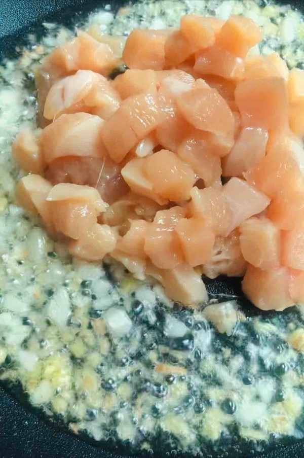 青豆雞丁的做法-家常味炒菜譜-易網健康養生網 青豆雞丁的做法-家常味炒菜譜