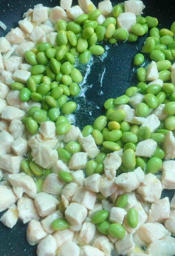 青豆雞丁的做法-家常味炒菜譜-易網健康養生網 青豆雞丁的做法-家常味炒菜譜