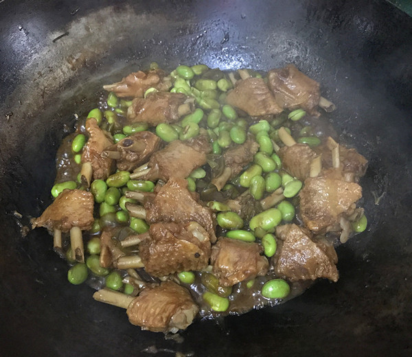 毛豆燒鴨翅的做法-家常味燒菜譜-易網健康養生網 毛豆燒鴨翅的做法-家常味燒菜譜