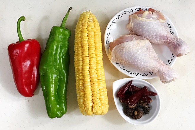 香菇燉雞的做法-家常味燉菜譜-易網<a href=http://www.jsjjzhkt.cn/ target=_blank class=infotextkey>健康養生</a>網 香菇燉雞的做法-家常味燉菜譜