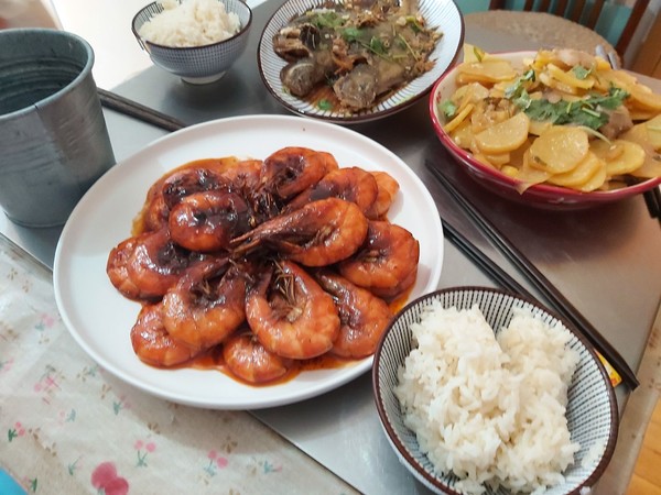 油燜大蝦的做法-咸鮮味煎菜譜-易網健康養生網 油燜大蝦的做法-咸鮮味煎菜譜