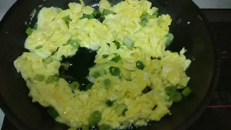 黃豆醬炒雞蛋尖椒的做法-香辣味炒菜譜-易網(wǎng)健康養(yǎng)生網(wǎng) 黃豆醬炒雞蛋尖椒的做法-香辣味炒菜譜