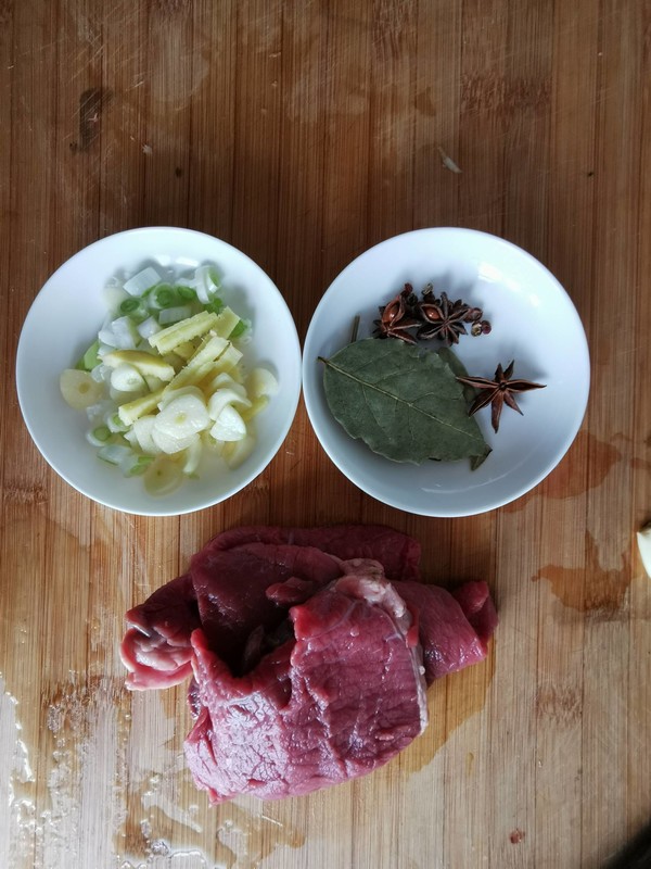 電壓力鍋燉牛肉的做法-家常味燉菜譜-易網<a href=http://www.jsjjzhkt.cn/ target=_blank class=infotextkey>健康養生</a>網 電壓力鍋燉牛肉的做法-家常味燉菜譜