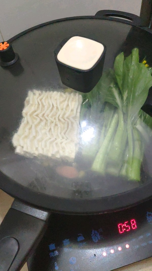 玉米火腿魚腩湯粉的做法-家常味煮菜譜