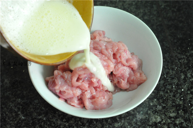 蒜爆肉片的做法-家常味炒菜譜-易網健康養生網 蒜爆肉片的做法-家常味炒菜譜