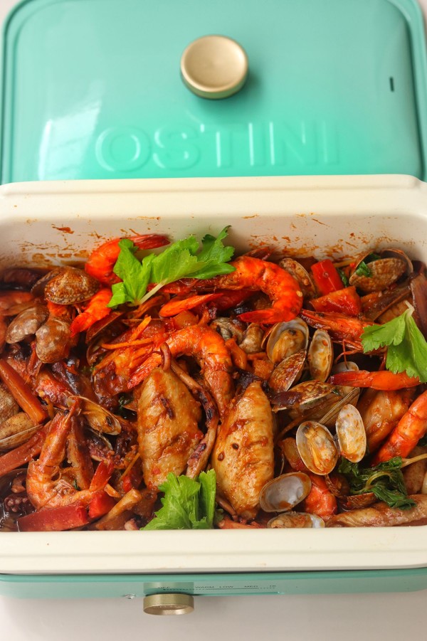 花甲三汁燜鍋的做法-咸鮮味煮菜譜