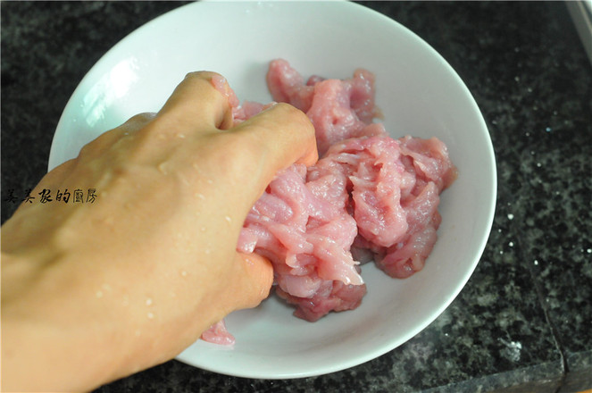 蒜爆肉片的做法-家常味炒菜譜-易網健康養生網 蒜爆肉片的做法-家常味炒菜譜