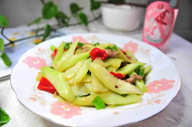 芥蘭炒肉絲的做法-家常味炒菜譜-易網健康養生網 芥蘭炒肉絲的做法-家常味炒菜譜