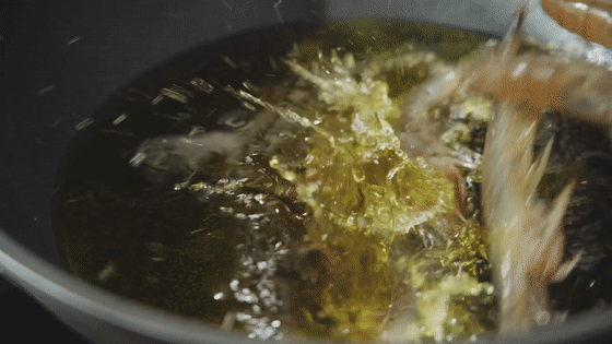 橄欖油油爆蝦【孔老師教做菜】的做法-酸甜味炸菜譜-易網健康養生網 橄欖油油爆蝦【孔老師教做菜】的做法-酸甜味炸菜譜