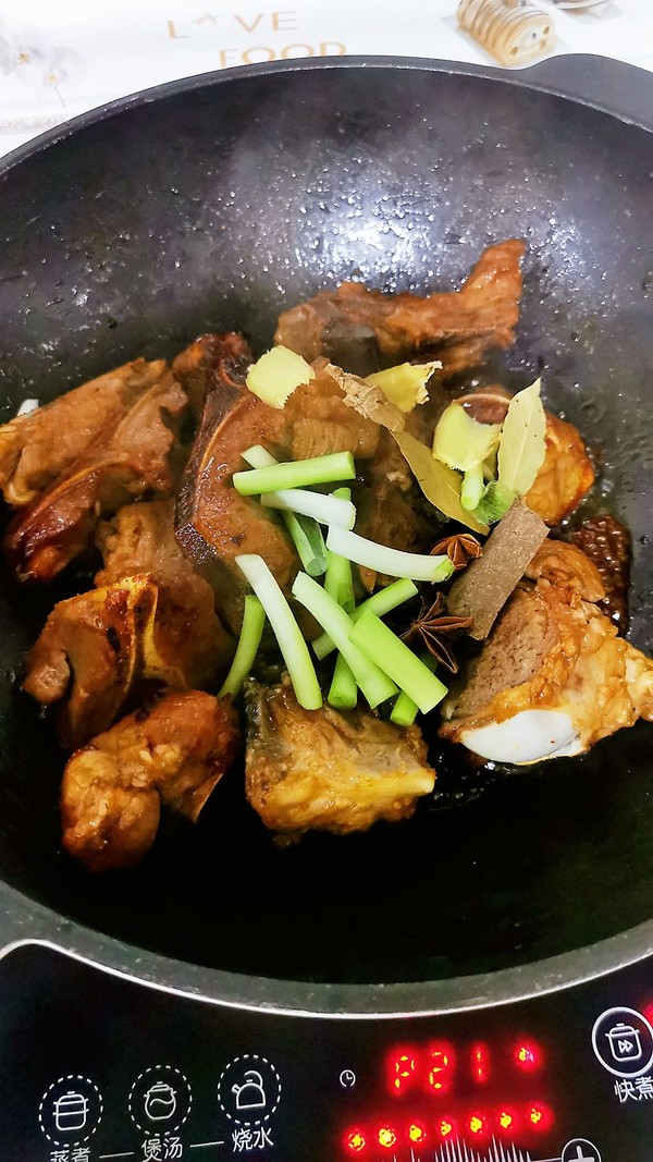 紅燒豬大骨的做法-咸鮮味燒菜譜-易網(wǎng)健康養(yǎng)生網(wǎng) 紅燒豬大骨的做法-咸鮮味燒菜譜