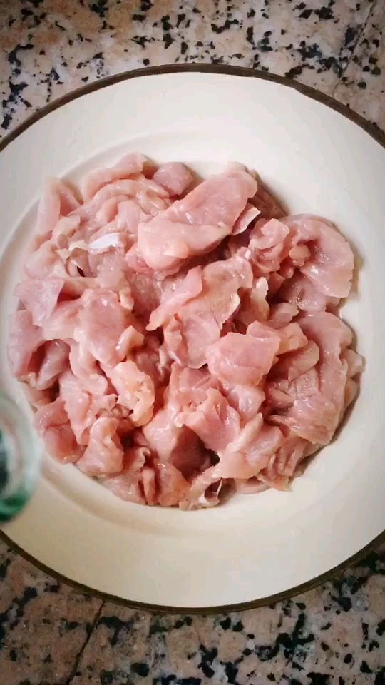 水煮肉的做法-香辣味煮菜譜-易網<a href=http://www.jsjjzhkt.cn/ target=_blank class=infotextkey>健康養生</a>網 水煮肉的做法-香辣味煮菜譜