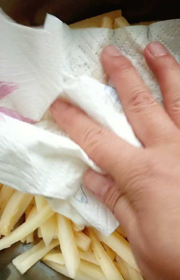 干煸藕條的做法-咸鮮味炸菜譜-易網健康養生網 干煸藕條的做法-咸鮮味炸菜譜