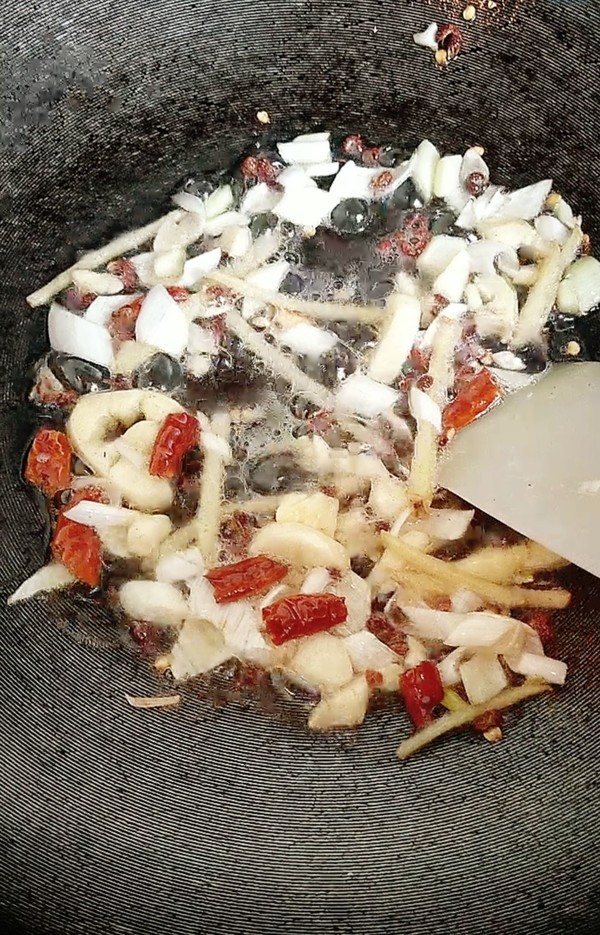 干煸藕條的做法-咸鮮味炸菜譜-易網健康養生網 干煸藕條的做法-咸鮮味炸菜譜