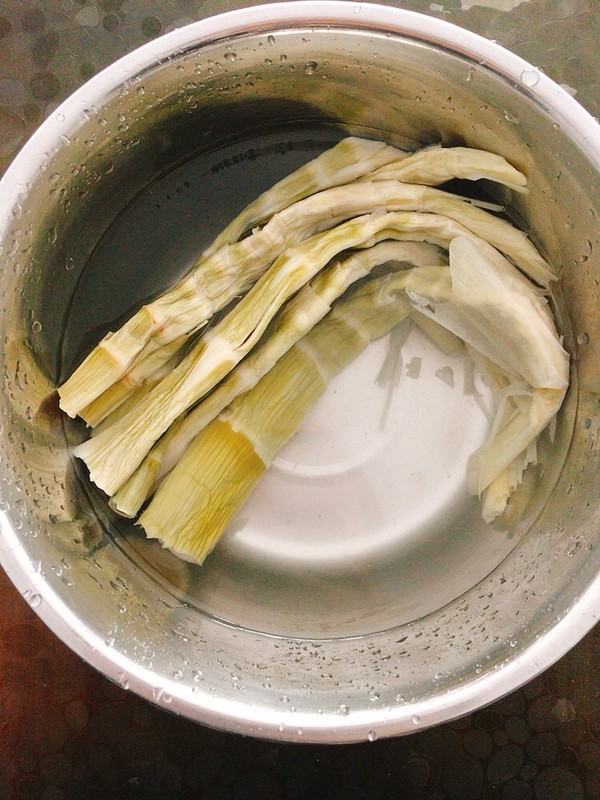 筍干土豆燉肉的做法-咸鮮味燉菜譜-易網<a href=http://www.jsjjzhkt.cn/ target=_blank class=infotextkey>健康養生</a>網 筍干土豆燉肉的做法-咸鮮味燉菜譜