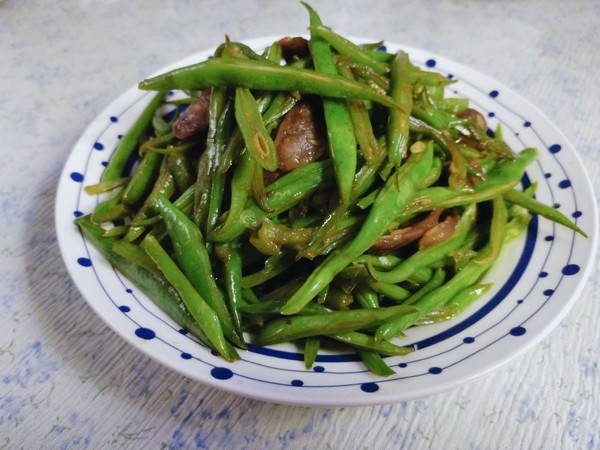 臘腸炒四季豆的做法-咸鮮味炒菜譜-易網健康養生網 臘腸炒四季豆的做法-咸鮮味炒菜譜