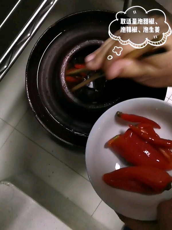 甜椒炒豬肘的做法-家常味爆菜譜-易網(wǎng)健康養(yǎng)生網(wǎng) 甜椒炒豬肘的做法-家常味爆菜譜