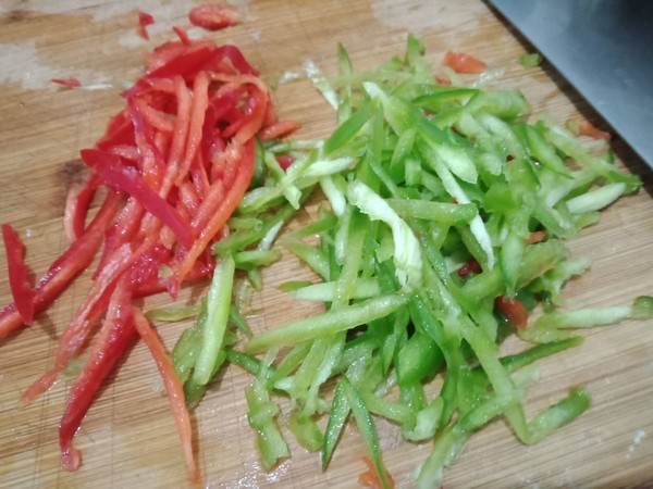 茶油炒雞的做法-家常味炒菜譜