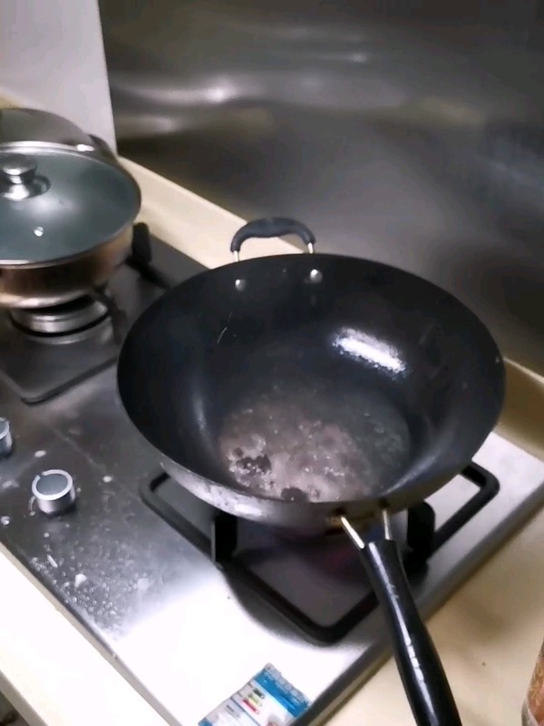 甜椒炒豬肘的做法-家常味爆菜譜-易網(wǎng)健康養(yǎng)生網(wǎng) 甜椒炒豬肘的做法-家常味爆菜譜