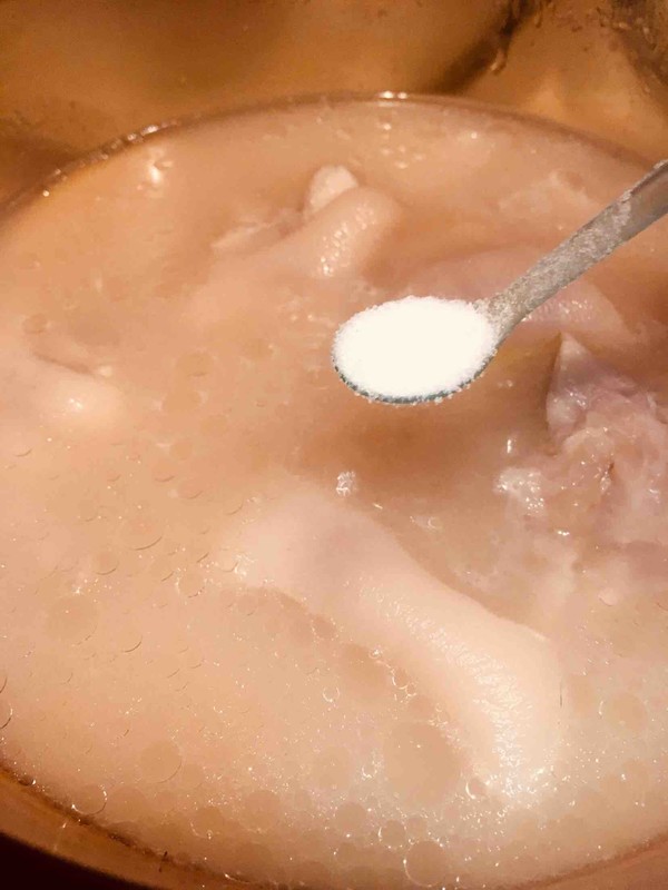 黃豆燉豬腳湯的做法-家常味燉菜譜