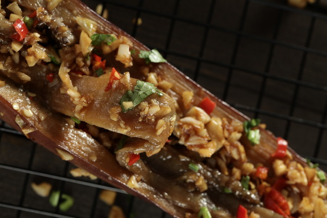 蒜香茄子，宵夜中的王者！的做法-香辣味烤菜譜