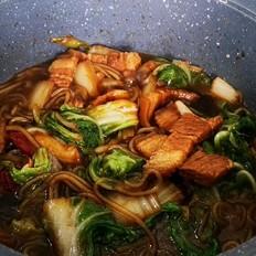 豬肉白菜燉粉條的做法-咸鮮味燉菜譜