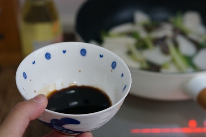 鵝胗芹菜炒年糕的做法-家常味炒菜譜-易網(wǎng)健康養(yǎng)生網(wǎng) 鵝胗芹菜炒年糕的做法-家常味炒菜譜