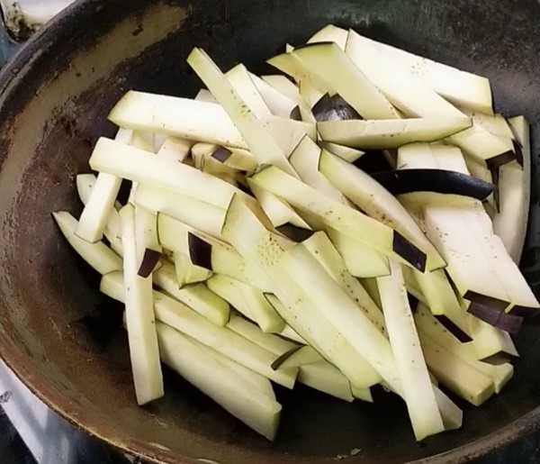 肉絲茄子的做法-咸鮮味炒菜譜-易網健康養生網 肉絲茄子的做法-咸鮮味炒菜譜