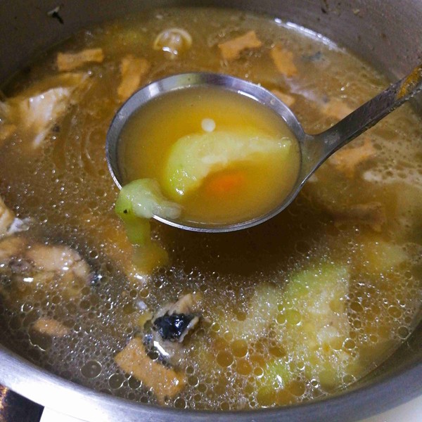 紅棗鯽魚湯的做法-家常味煮菜譜-易網健康養生網 紅棗鯽魚湯的做法-家常味煮菜譜