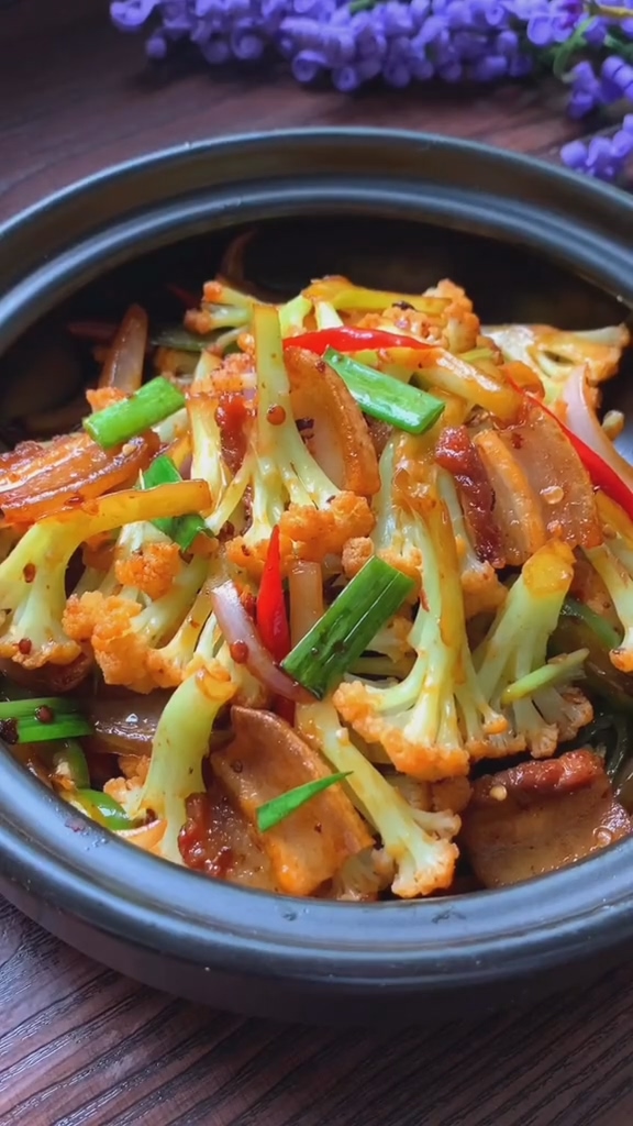 干鍋菜花的做法-咸鮮味炒菜譜