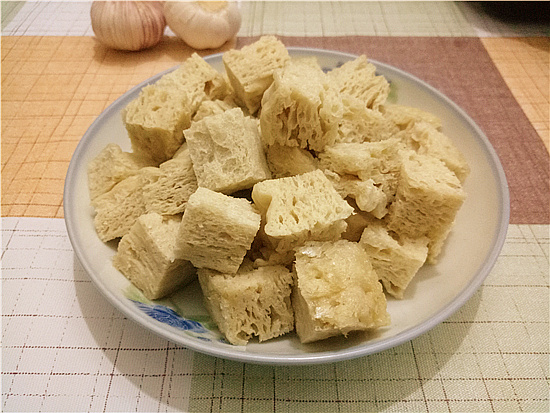 簡(jiǎn)單自制面筋 (發(fā)酵法)的做法-家常味蒸菜譜-易網(wǎng)健康養(yǎng)生網(wǎng) 簡(jiǎn)單自制面筋 (發(fā)酵法)的做法-家常味蒸菜譜